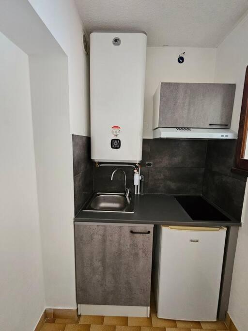 Studio Cabine Clim Wifi Parking Draps - 1 Etoile - Self Check-In Possible La Grande Motte Bagian luar foto
